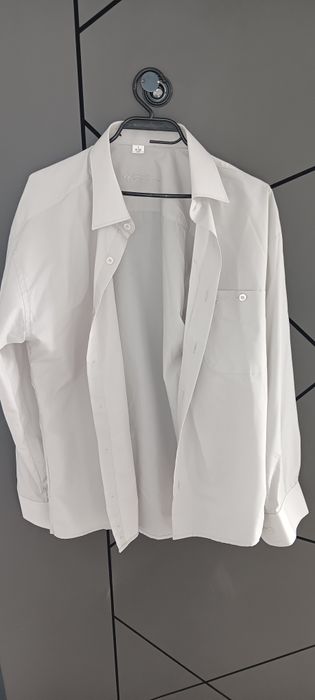 Комплект мъжки  костюм CARDUCCI и 2 бр. ризи VEGEA