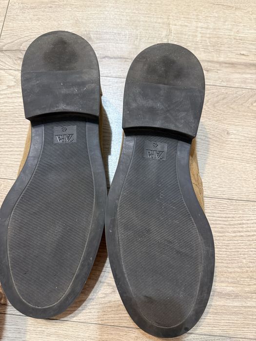 Pantofi ZARA din piele intoarsa.