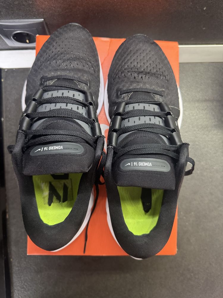 Nike Air Zoom Vomero 16
