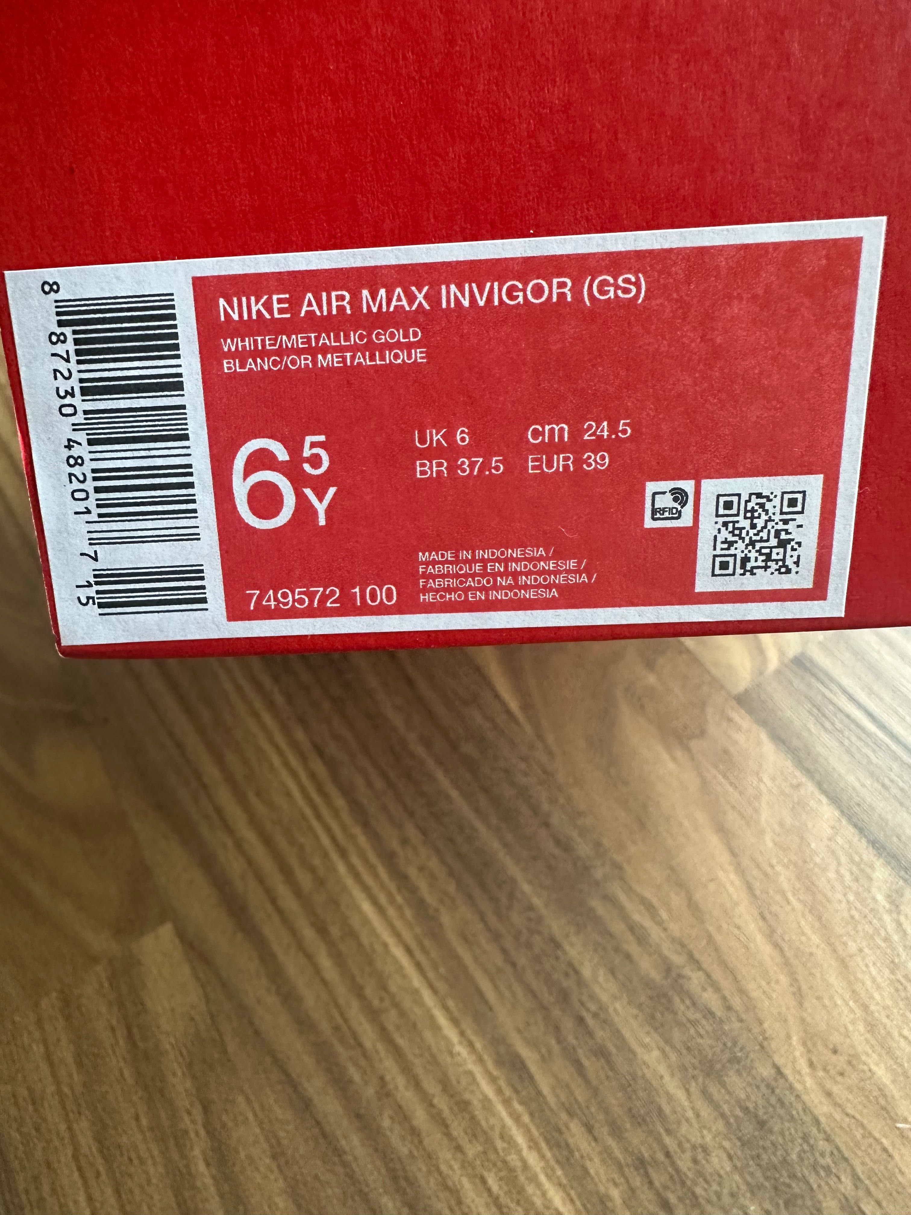 Дамски снейкъри Nike Air Max Invigor
