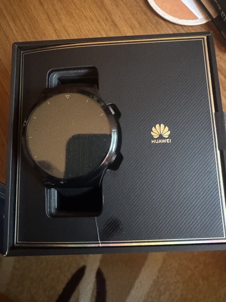 Продавам часовник Huawei GT 2 Pro