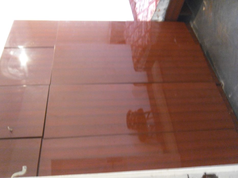 Спалня с четирикрилен гардероб