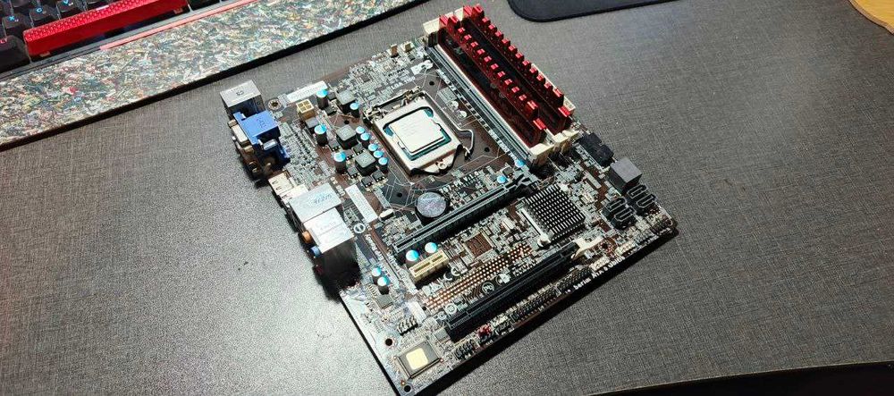 Комплект : Z97-PK ECS/DDR3+Core i3 4130+ ОЗУ G Skill Ripjaws 8GB (4+4)