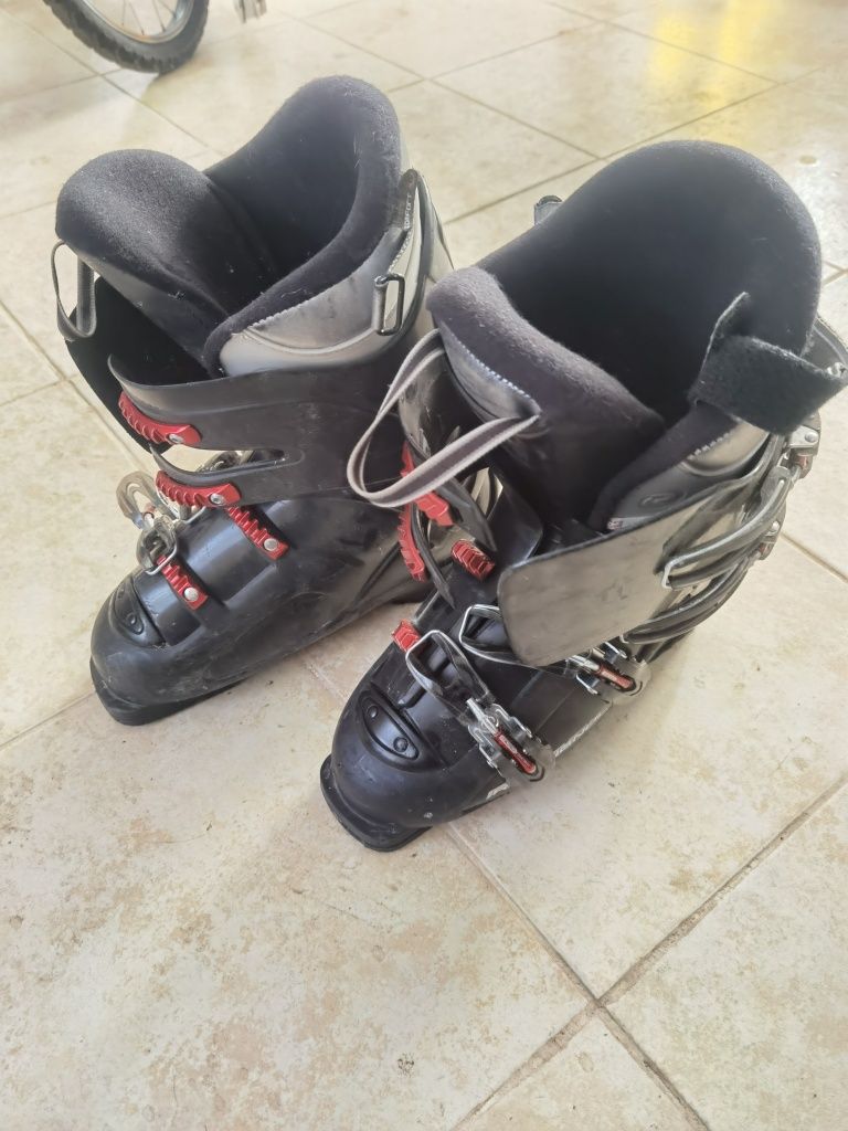 Детски ски Rossignol, ски обувки и щеки
