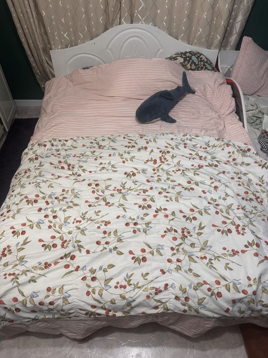 Спальный кровать