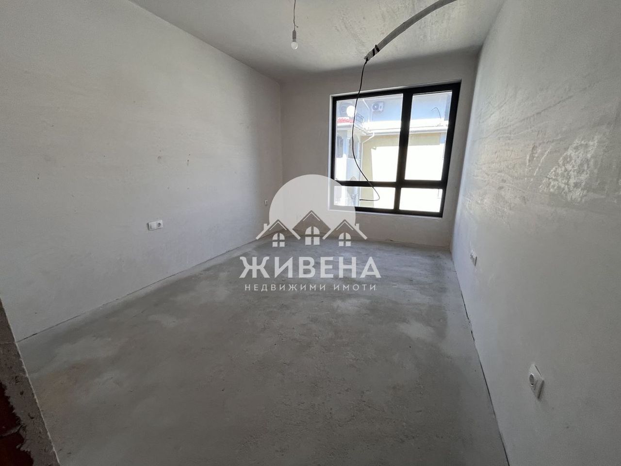 Продава се Четиристаен апартамент в к.к. Св.Св. Константин и Елена - 136 кв.м за 1986 €/кв.м - Снимка #1
