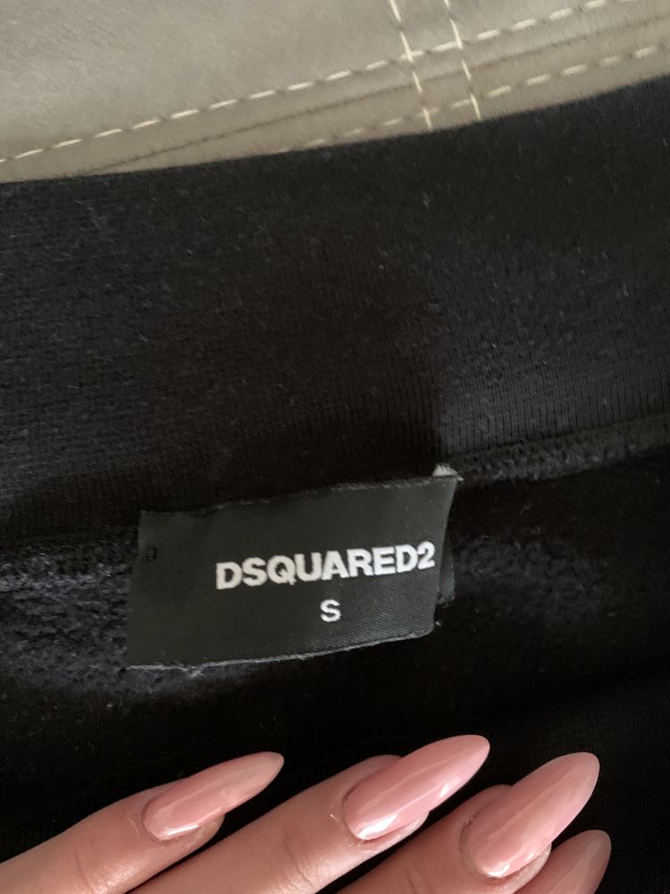 Dsquared2 горница с качулка и Dsquared2 тениска