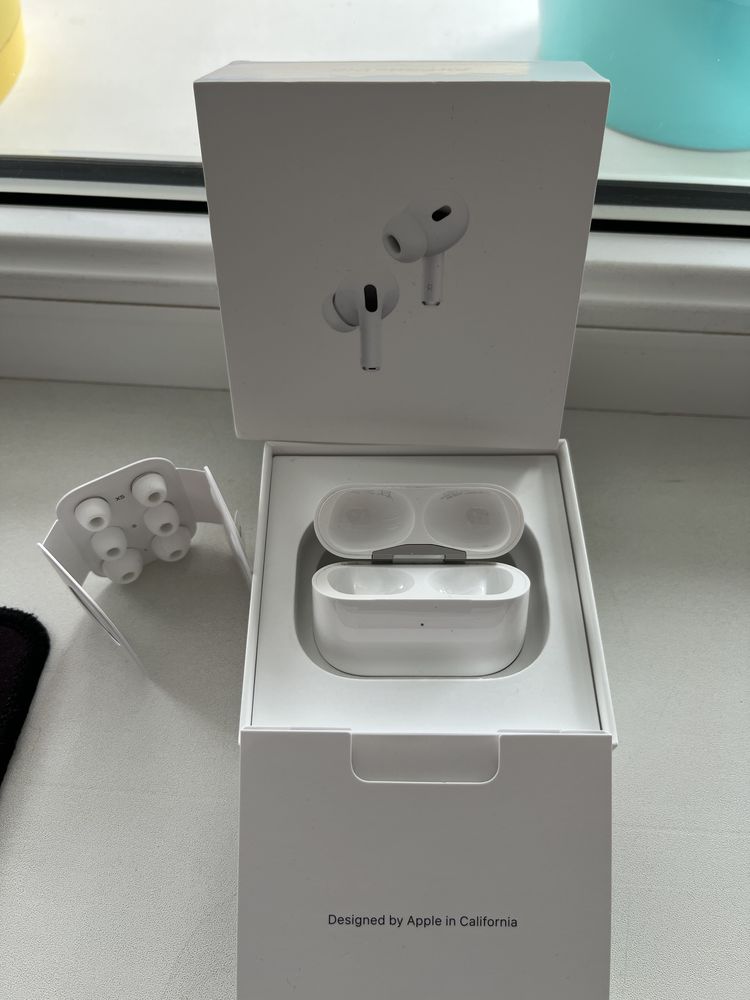 Airpods pro. Только кейс. Оригинал.