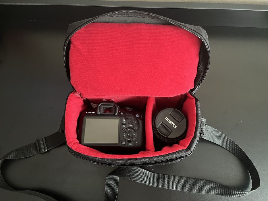 Aparat foto DSLR Canon EOS 2000D+obiectiv 55-250mm