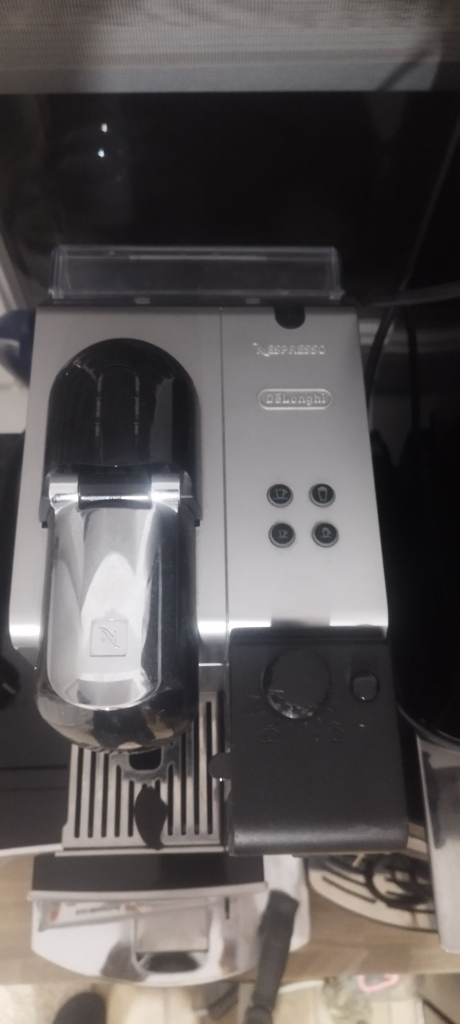 Aparate cafea DeLonghi și Saeco