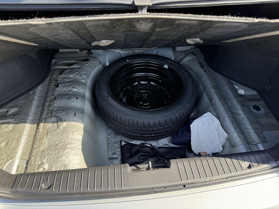 Seriy gentra, holati ideal. Sotiladi yoki Arendaga beriladi.