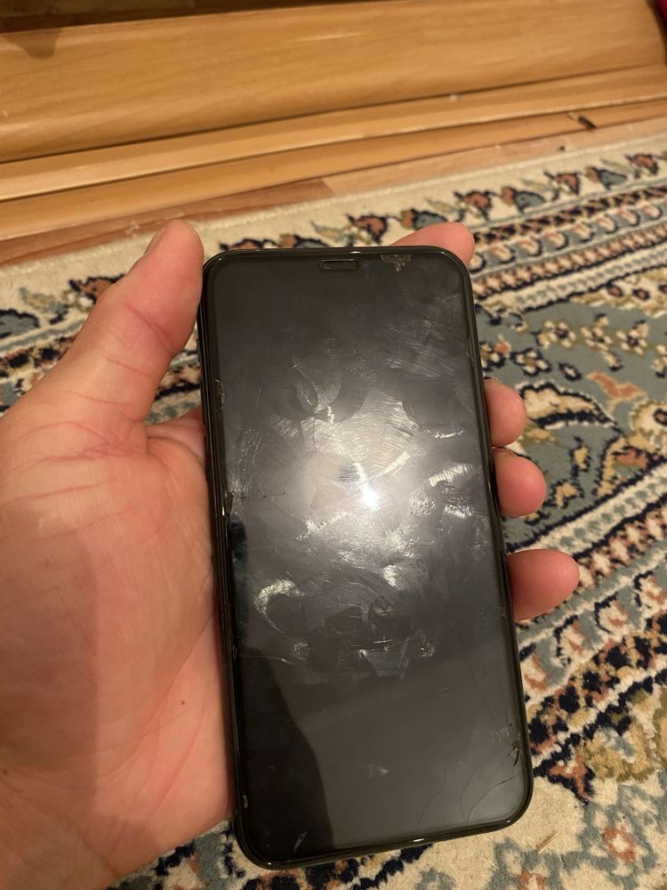 Iphone 11 pro  AКБ-71%