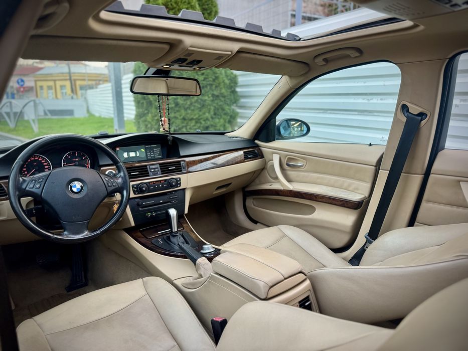 BMW e90 -320d- Automata// Navi,Xenon,Trapa,Memorii,Senzori, Piele Crem