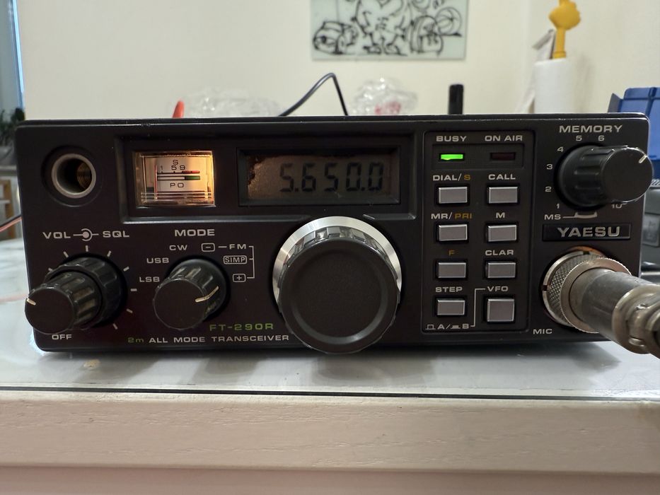 Statie transceiver Yaesu FT 290R cu amplificator FL 2001 radio amatori