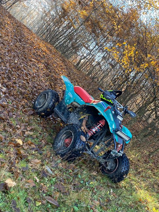 Vând atv polaris
