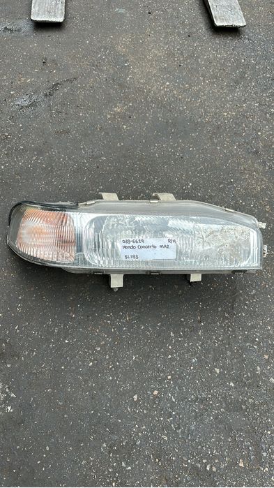 Правая фара Honda Concerto
