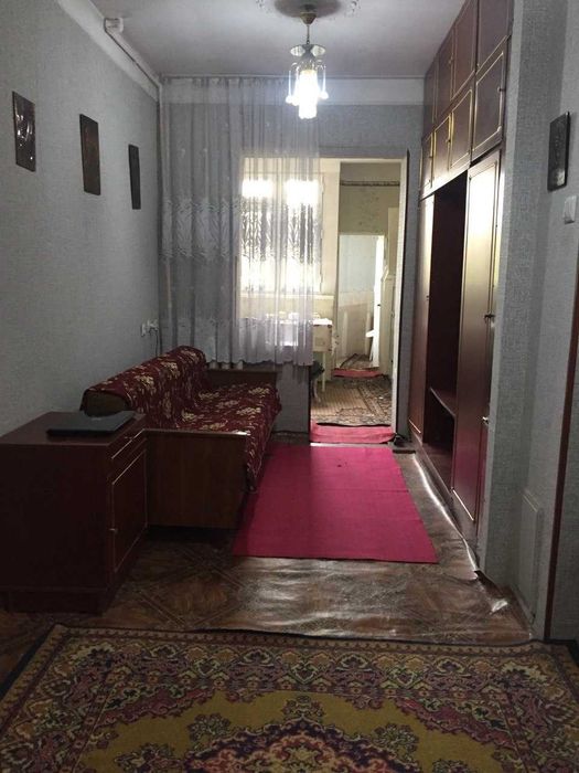 Продаётся в Ташкенте своя однокомнатная переделанная в 2-х. 1/2 /3 /12