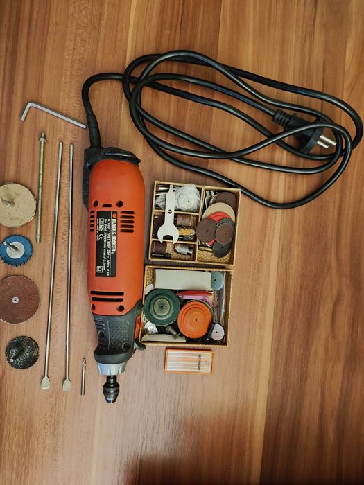 Black & Decker RT650 cu set complet de accesorii – hobby / întreținere