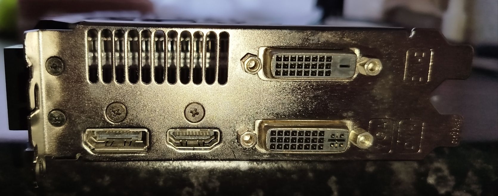 Видеокарта r9 270x на 4 гигобайта