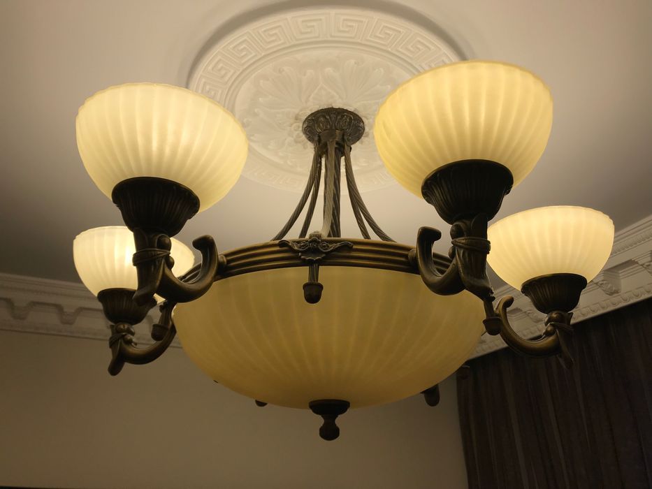 Продаем люстру 5 рожковую классическую Турция и ночник сердечко ИКЕА