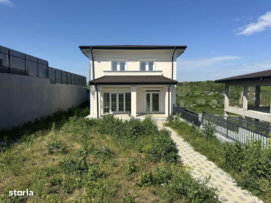 DEMISOL 80 MP!570 mp teren!CANALIZ!ASFALT!Vila 4 camere Bucium-Hlincea