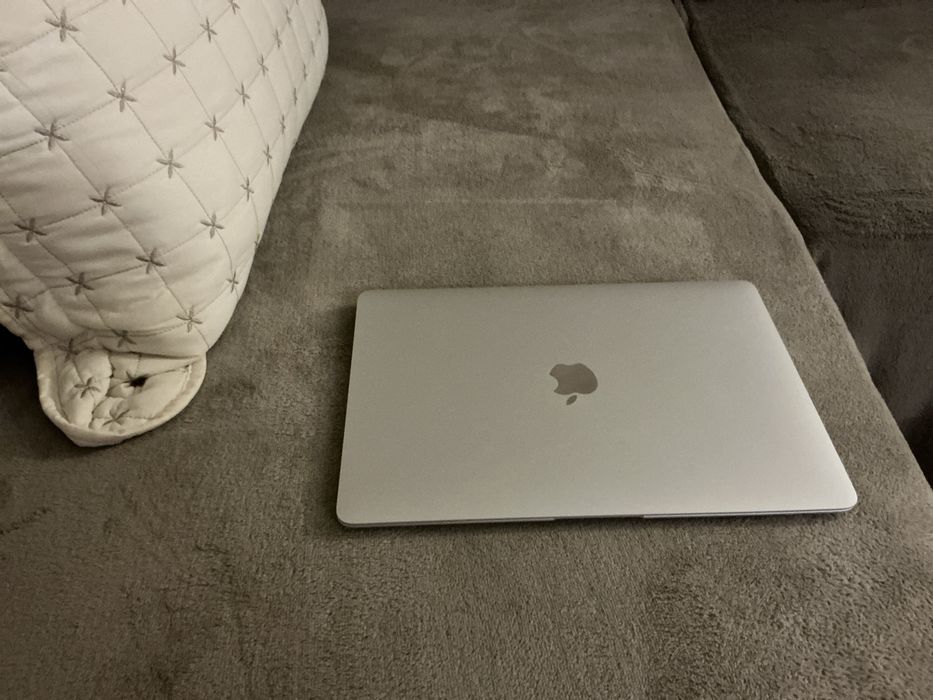 Macbook air M1 apple  retima