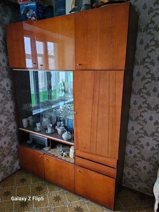 Сервант в отличном состоянии