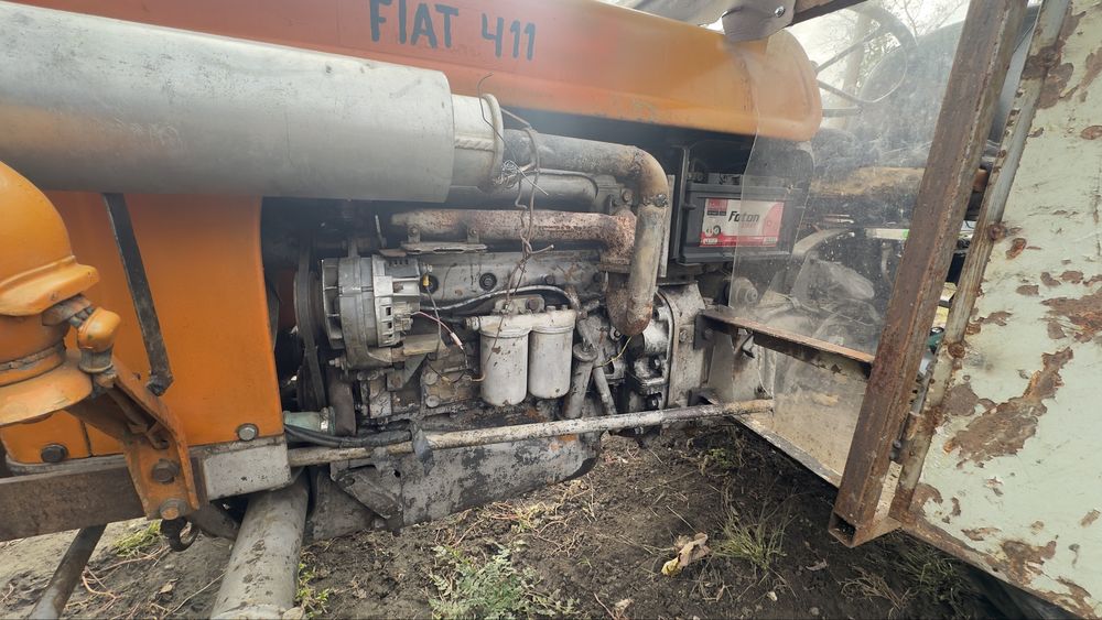 Vând tractor Fiat 411R