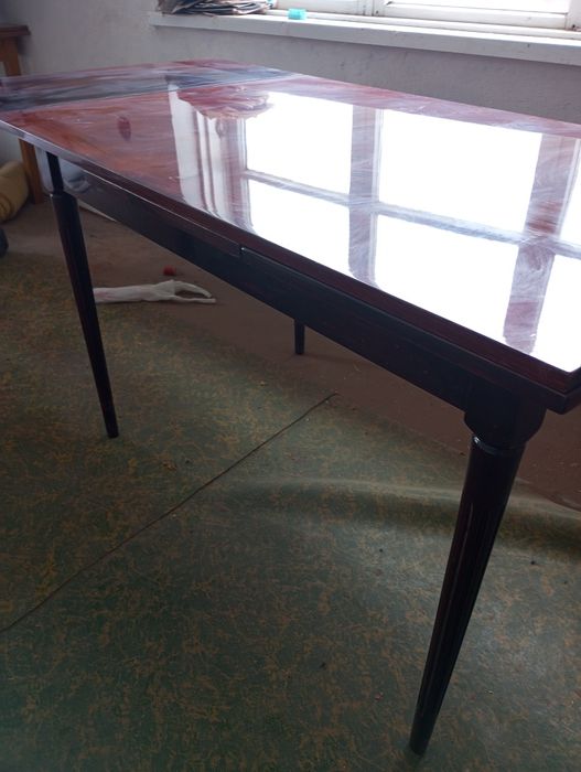 Стол разборный,обеденный,с румынского гарнитура, сохранность хорошая