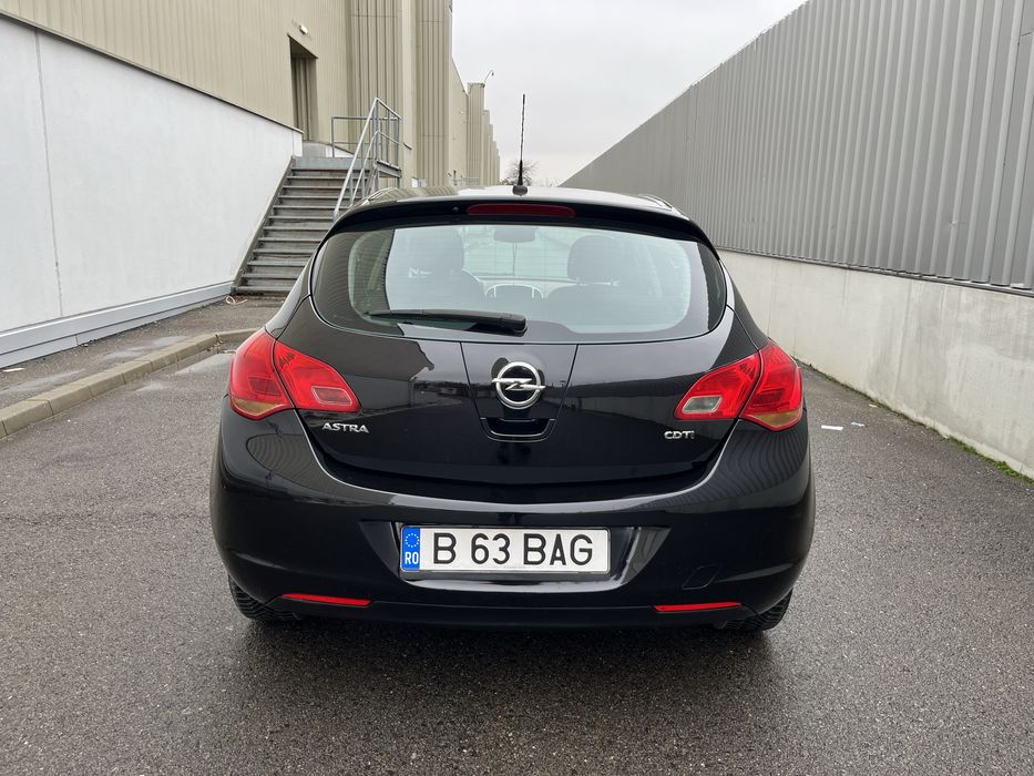 Vand Opel Astra J Euro 5 hatckback An 2012 1.7 CDTI 168.000 km realii