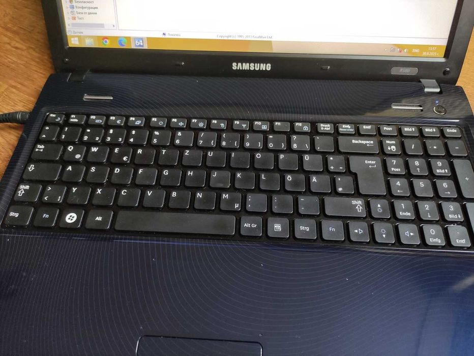 15.6" лаптоп Samsung R580, i3-370M, ATI HD5470 1GB