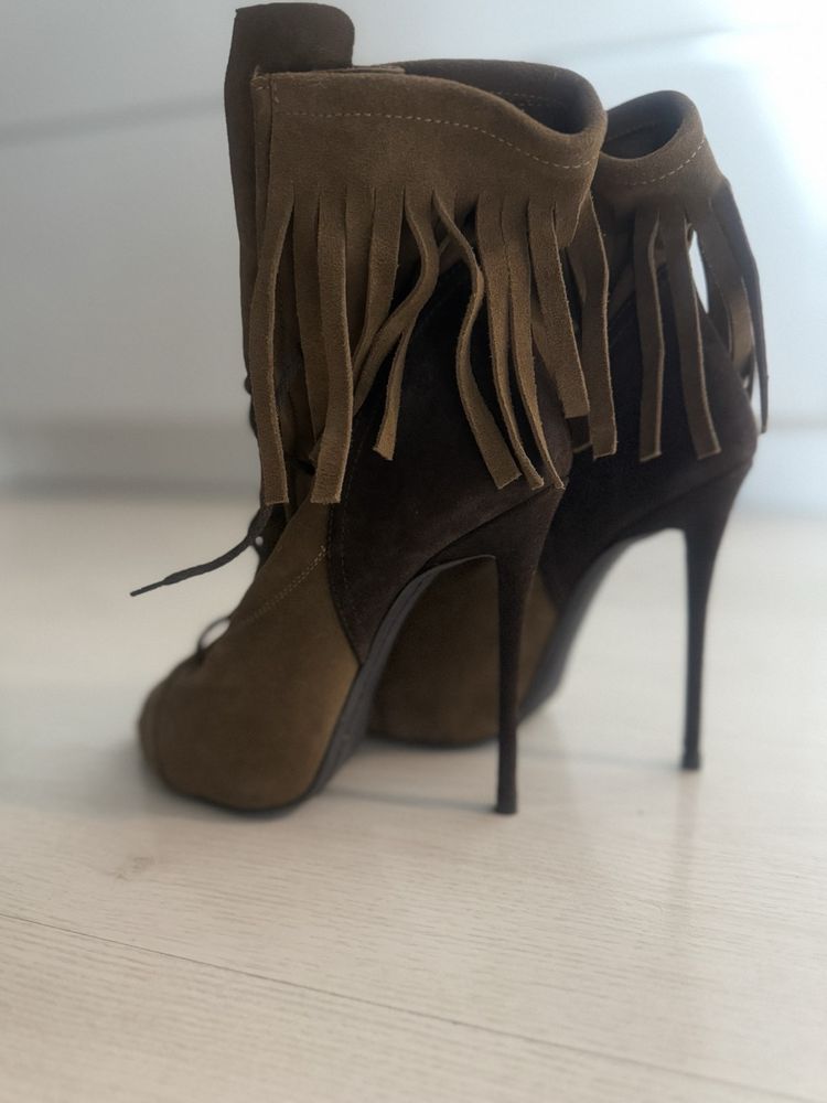 Велурени ботуши  с ресни на Giuseppe  Zanotti