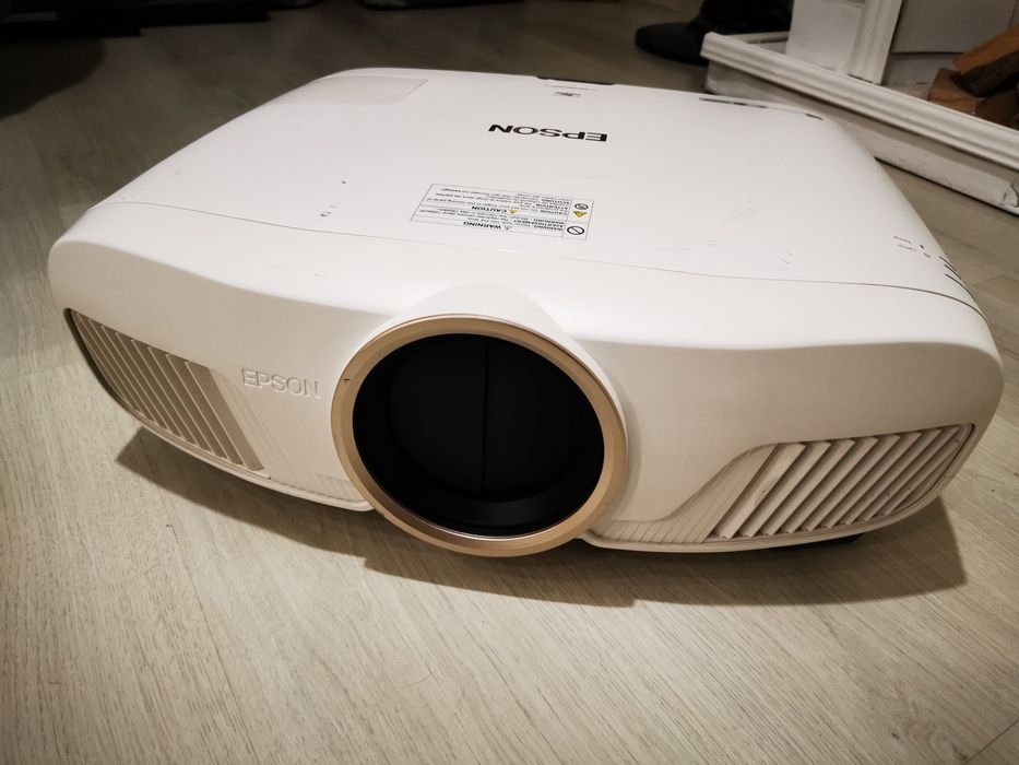 Videoproiector Epson EH-Tw7300 UHD 4K  2300 ansi lumeni