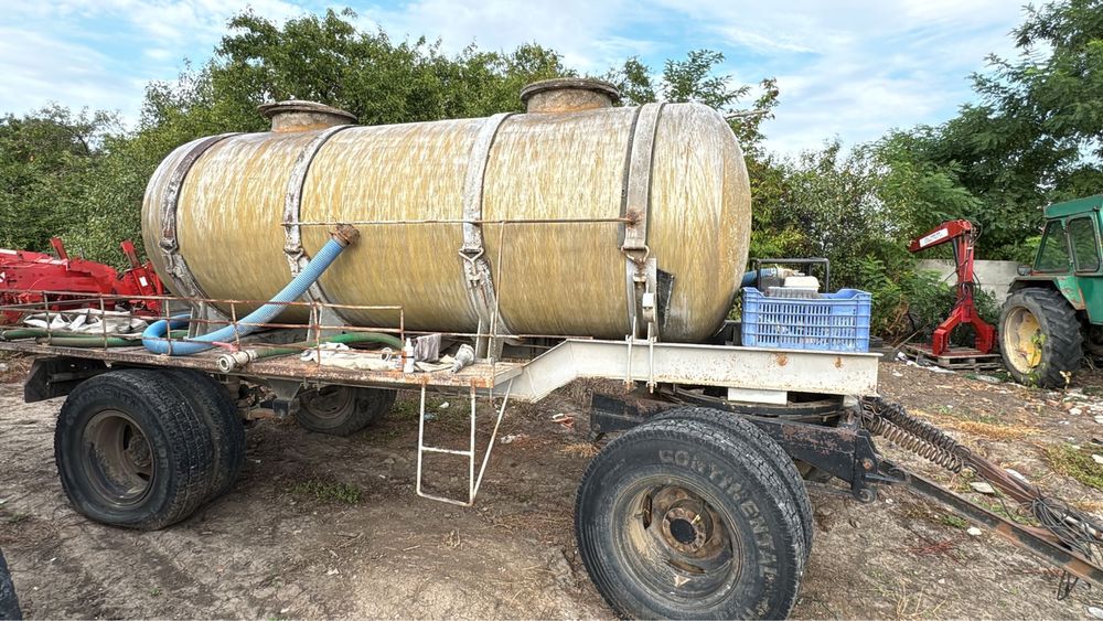 Cisterna din fibra de sticla , folosita la transport apa, 7500 litri