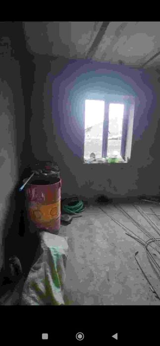 Продается 2х этажный дом коробка в центре Кибрая