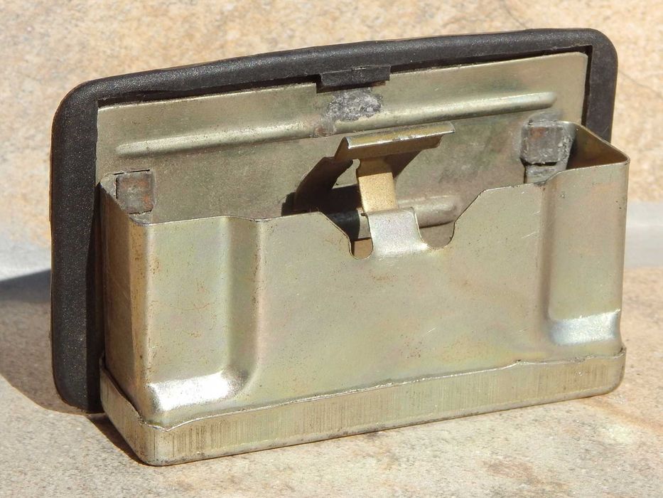 Scrumiera laterala portiera spate Dacia 1310