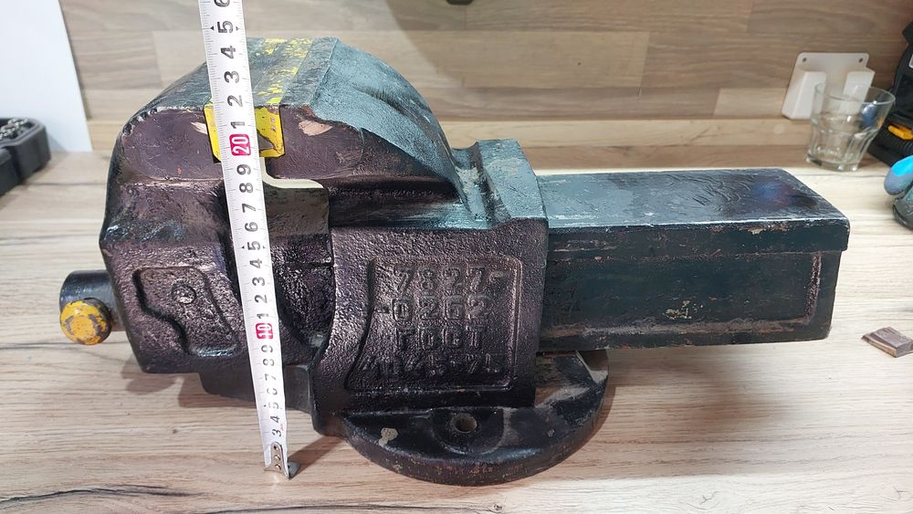 Продам тиски бу.