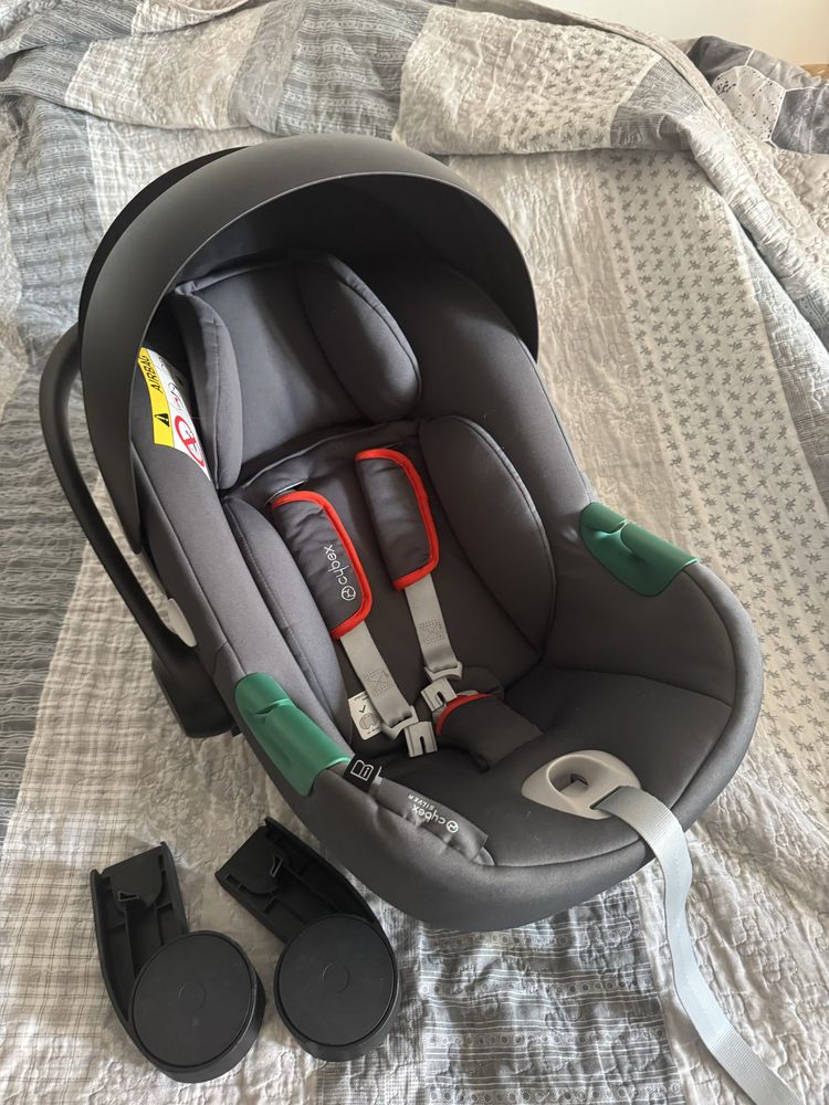 Столче за кола Cybex Aton b2
