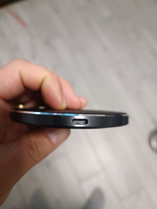 Încărcător wireless Bang& Olufsen Beoplay charging pad