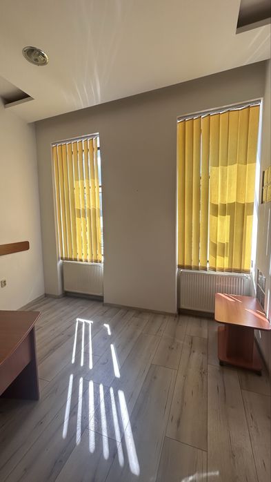 Spatiu birou de inchiriat, aproximativ vis a vis de Tribunal