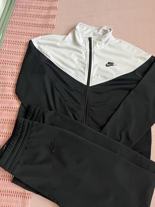 СУПЕР ЦЕНА! Оригинален дамски спортен екип/анцуг на Найк