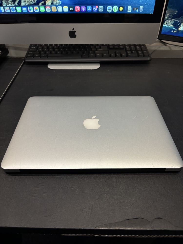 Macbook Air i7/ 8gb RAM/ 256gb