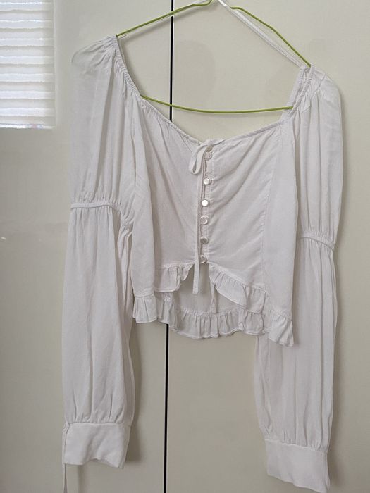 топ с длинными рукавами