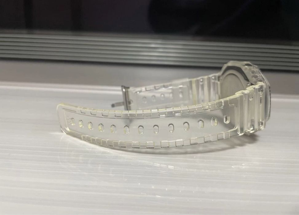 Casio G-Shock GA-2100 – като нов, с кутия и документ