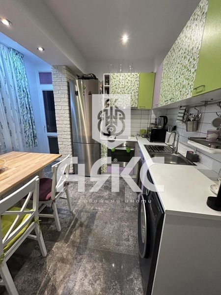 Двустаен обзаведен апартамент в кв. Дружба 1