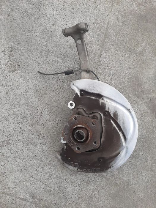 fuzeta dreapta fata 2.0 tdi deu audi a4 b9 8w 2018 8w0407560   8w0615312e