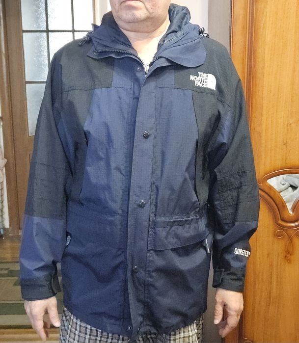 Брендовая демисезонная  куртка The North face 52 р.