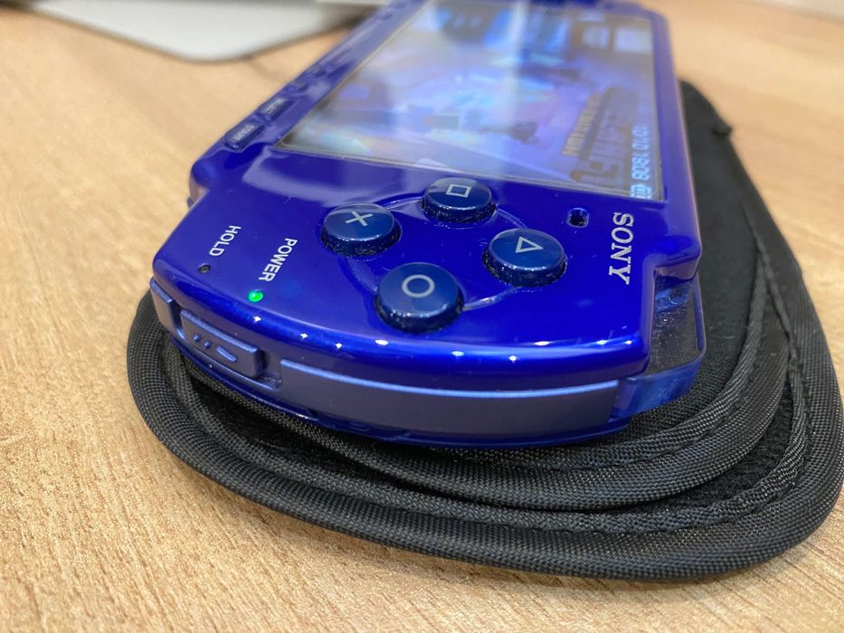 PSP 2000 (Metallic Blue) — stare excelentă, 64 GB, jocuri instalate