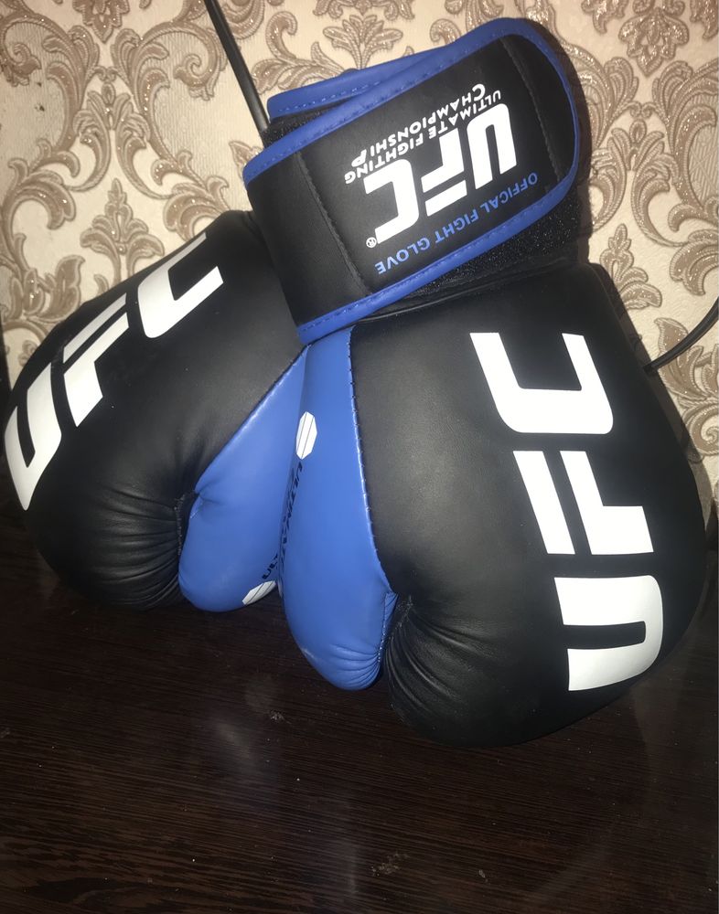 Боксерские перчатки UFC Ultimate