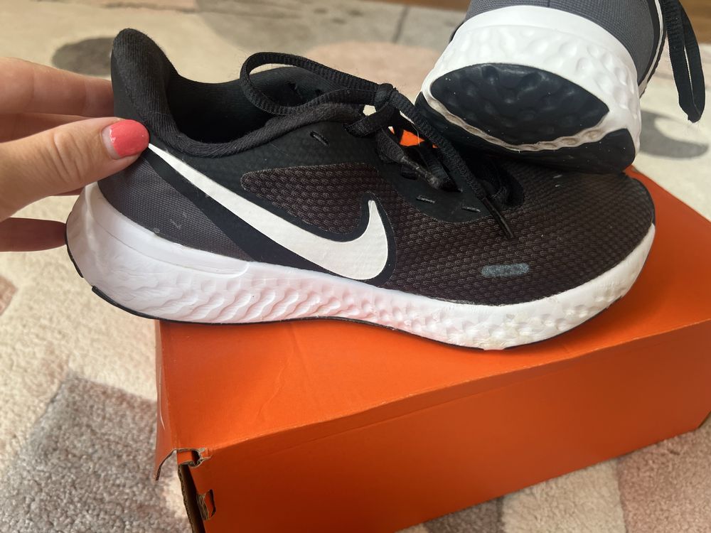Унисекс Маратонки Nike Revolution 5
